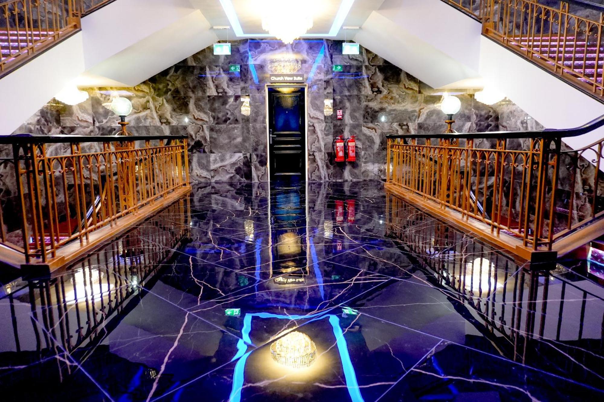 The Arundell Hotel *